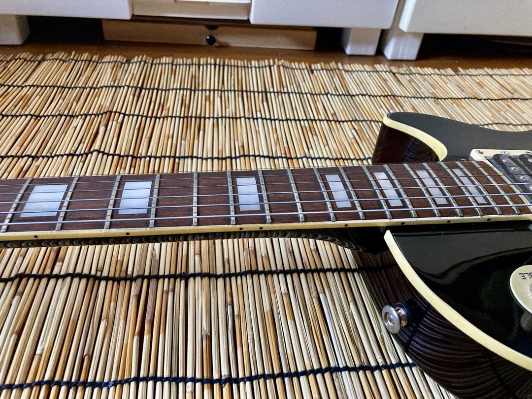 ☆ヨッピー　☆メーカー名「T」 モディファイして新機能搭載したレスポール