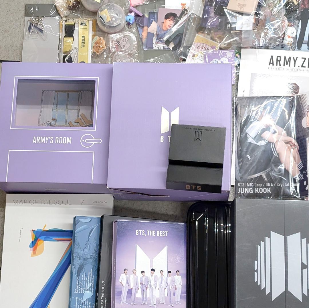 BTS グッズ 大量 20キロ まとめ売り ペンライト 缶バッジ