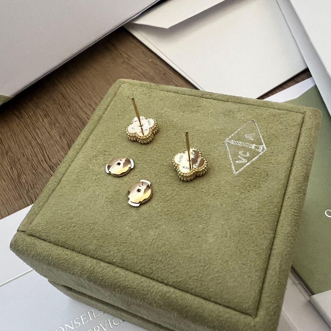 Van Cleef & Arpels スウィート アルハンブラ ピアス