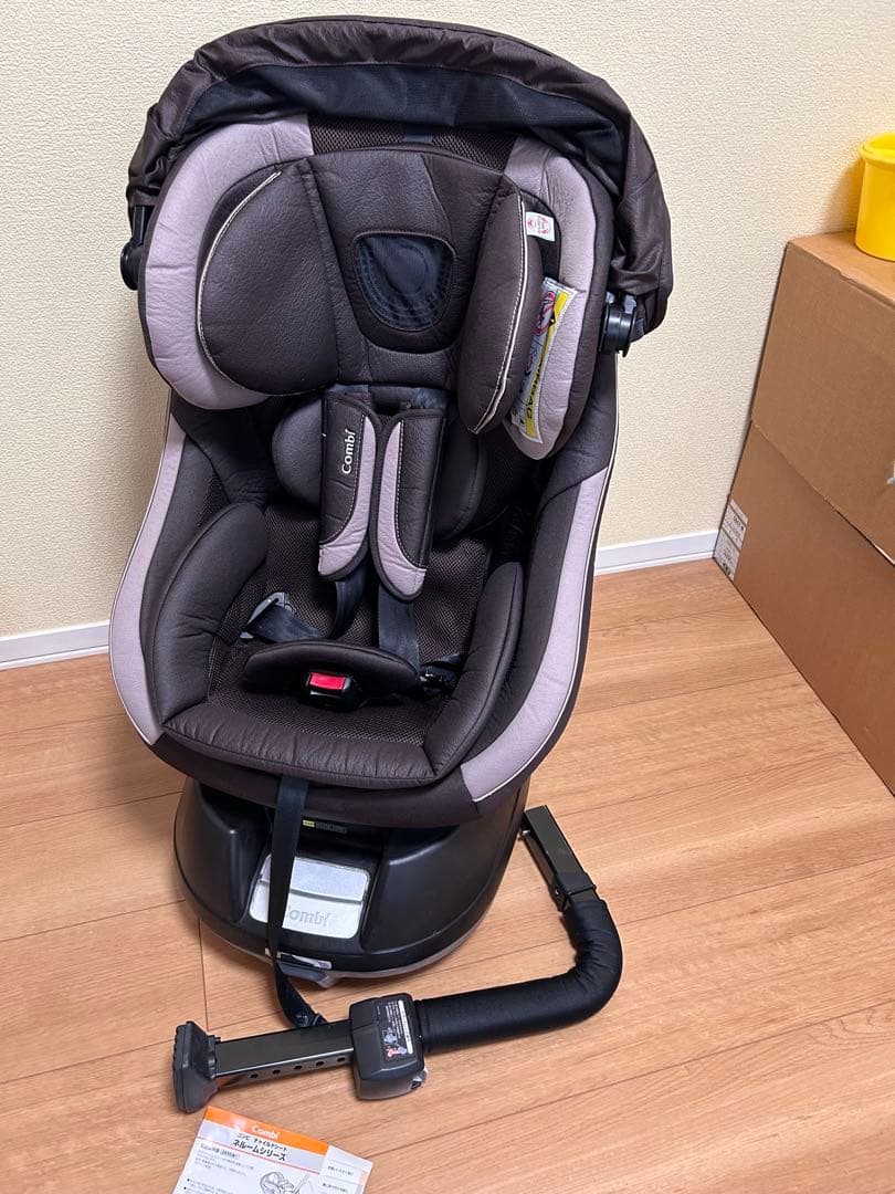 K*a様 COMBI チャイルドシート ネルーム エッグショック CB-UTC