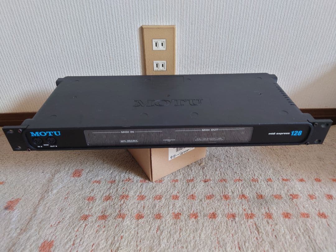 MOTU MIDIEXPRESS128 8in9out midiインターフェイス