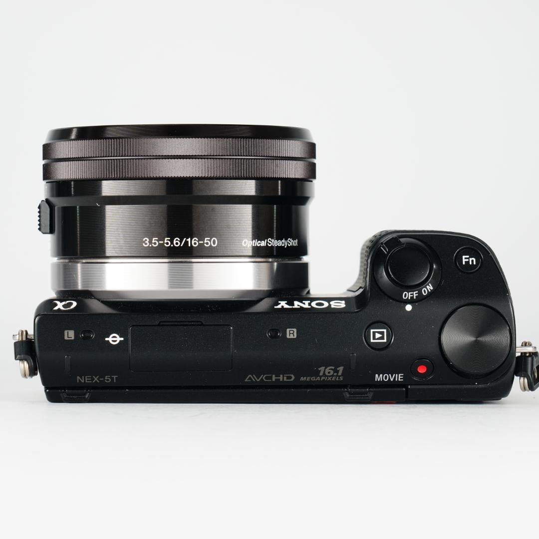 学生応援。スマホ卒業 SONY NEX-5T未使用級ダブルズーム ミラーレス一眼