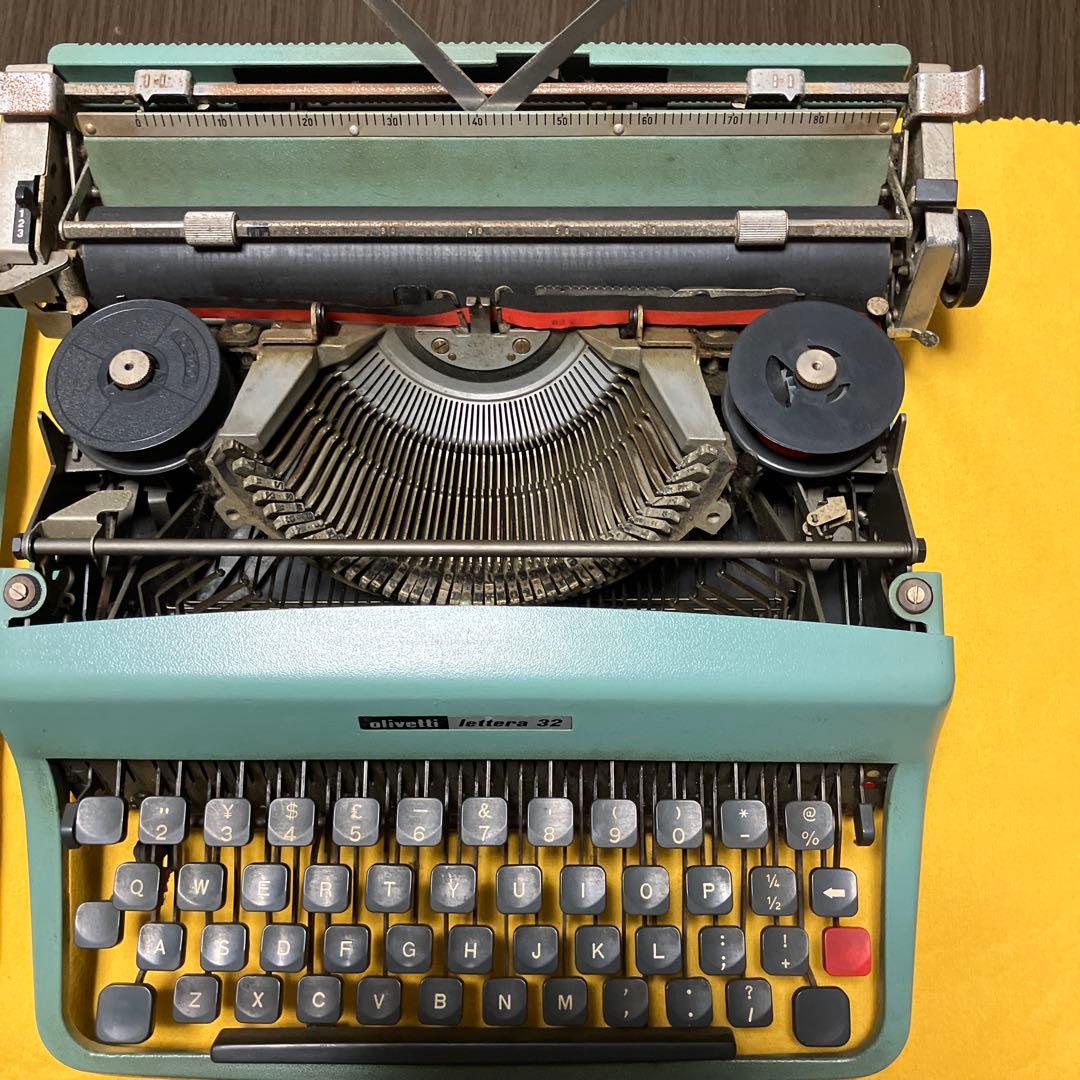 ほぼ完動品　タイプライターOlivetti Lettera 32 #497