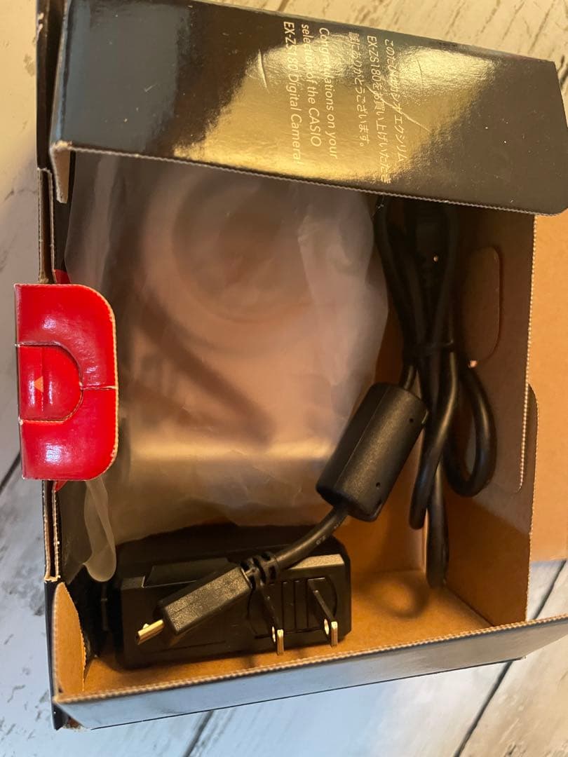 CASIO EXILIM EX-ZS180 シルバー　中古