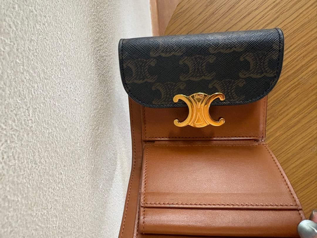 CELINEセリーヌ モノグラム三つ折り財布