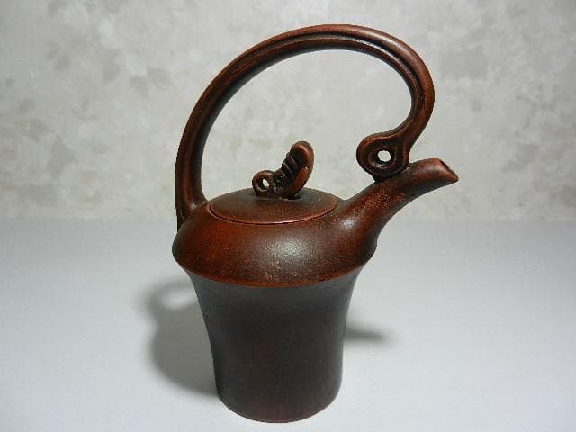 宜興紫砂茶壷（底款「施小馬製」）