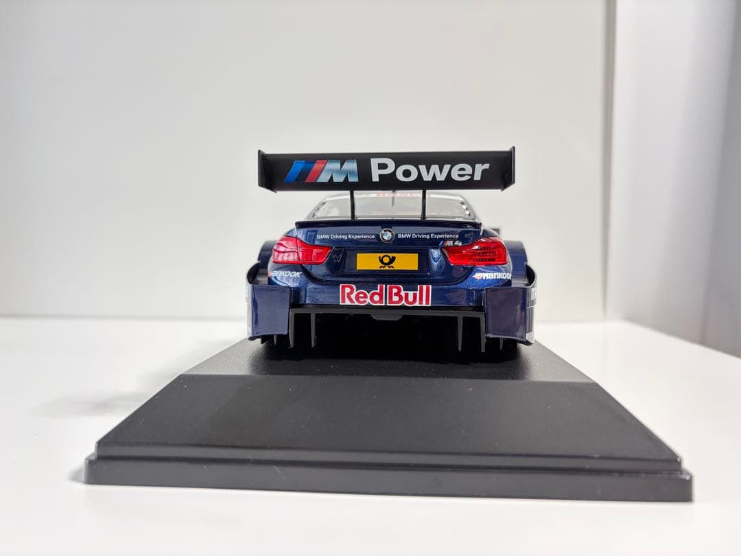希少【極美品】BMW M4 DTM 2016 1/18 レッドブル仕様