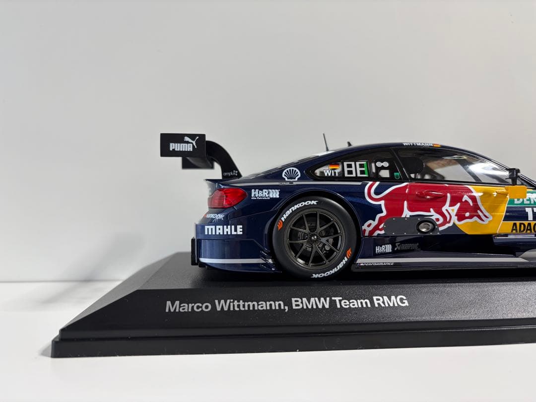 希少【極美品】BMW M4 DTM 2016 1/18 レッドブル仕様