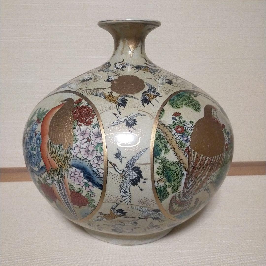 陶器の花瓶 鳥と花のデザイン