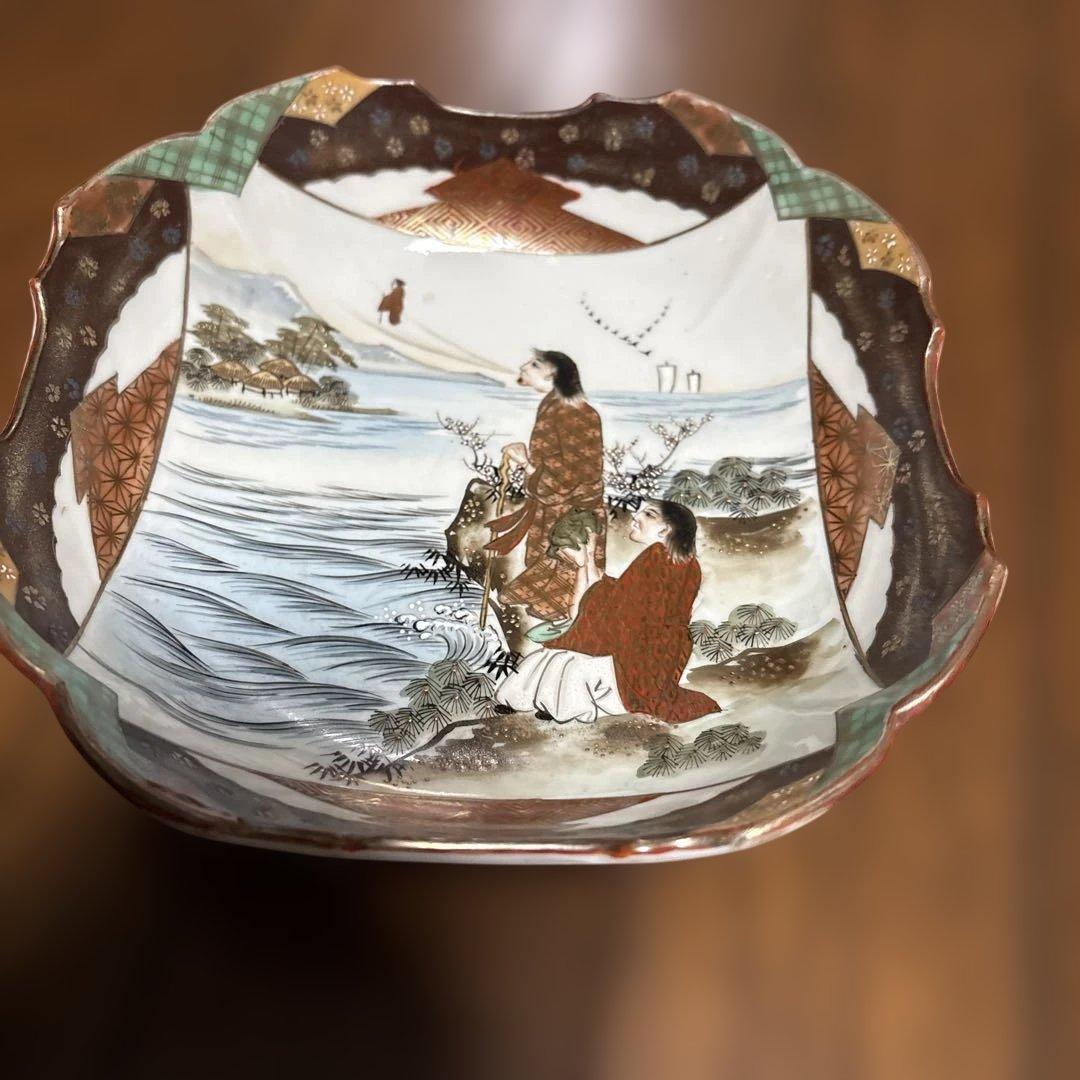 期間限定最終処分特価　逸品　九谷製変形型三つ鉢素敵な絵柄傷無し素晴らしい美術品