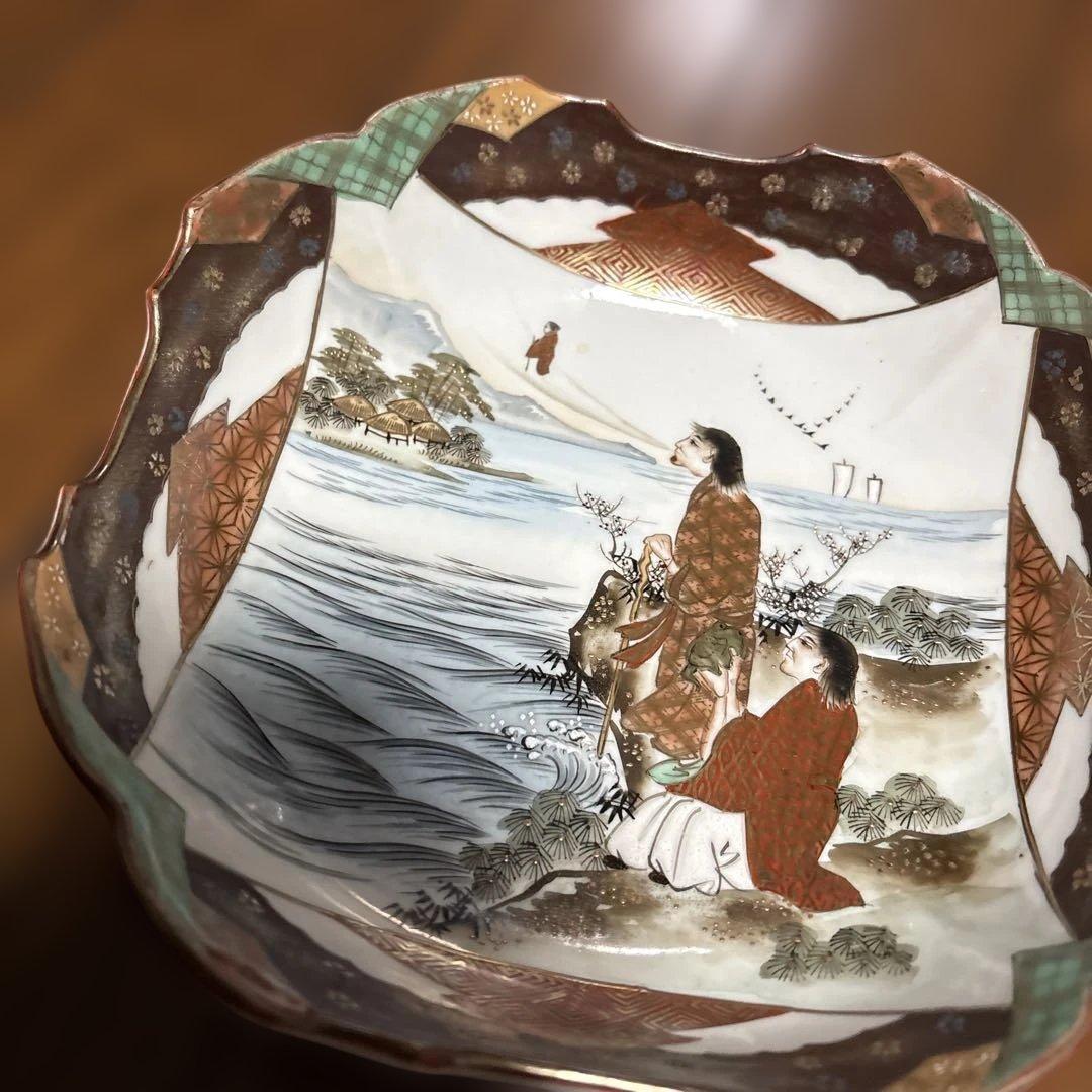 期間限定最終処分特価　逸品　九谷製変形型三つ鉢素敵な絵柄傷無し素晴らしい美術品