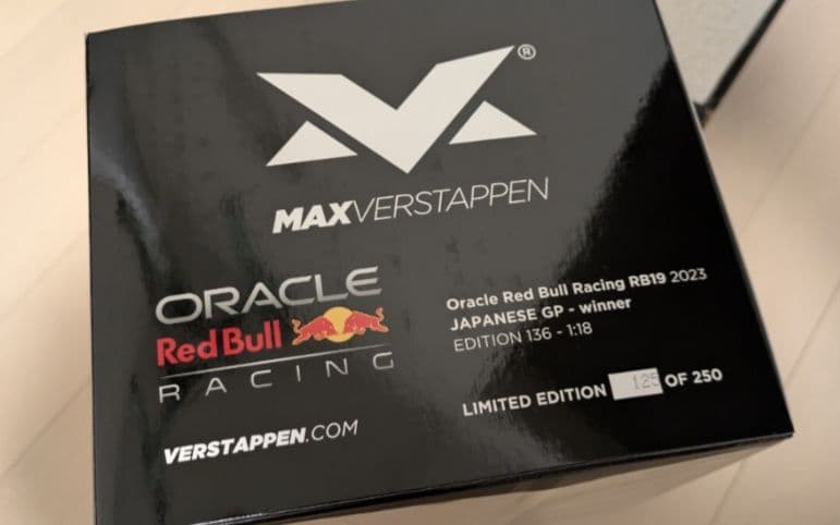 ミニチャンプス 1/18 RB19 フェルスタッペン 日本GP MV別注