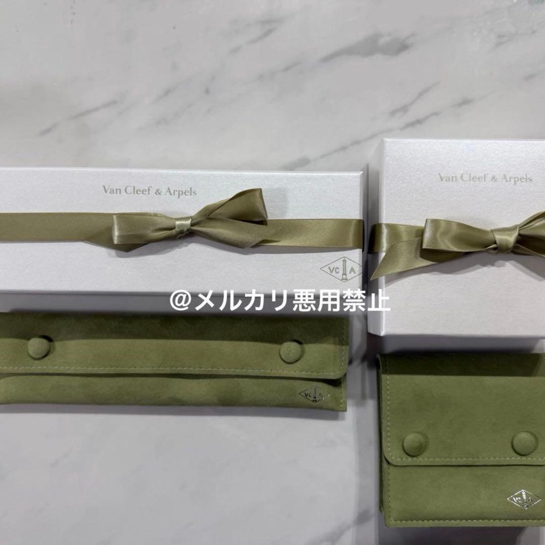 アクセサリー A