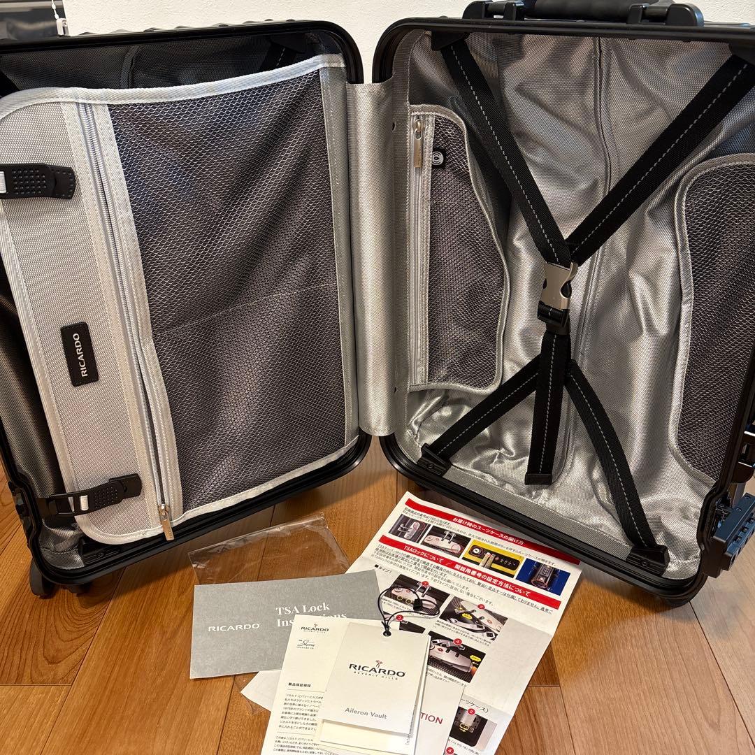 RICARDO リカルドスーツケース　37L ガンメタル