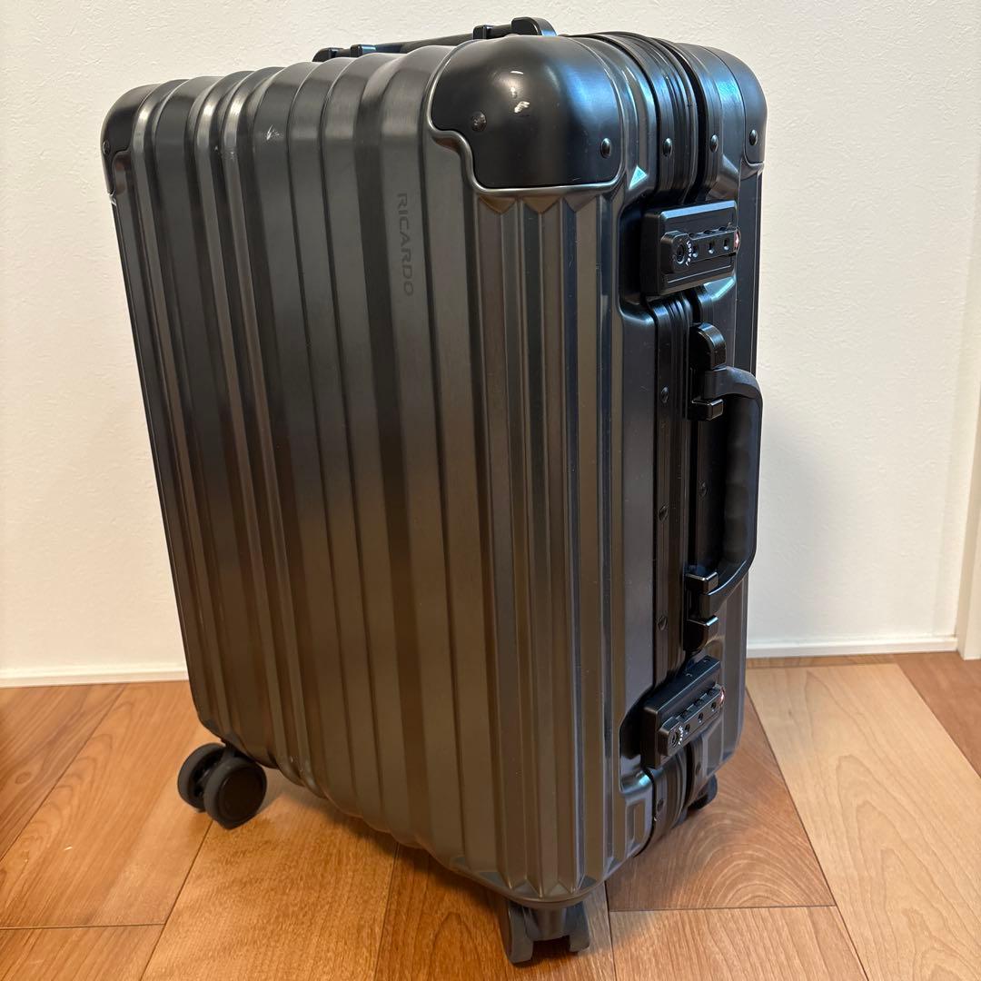 RICARDO リカルドスーツケース　37L ガンメタル