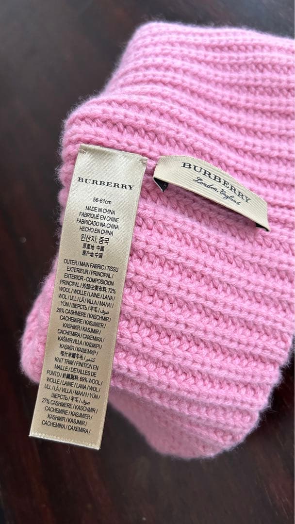 BURBERRY ピンク ニット帽