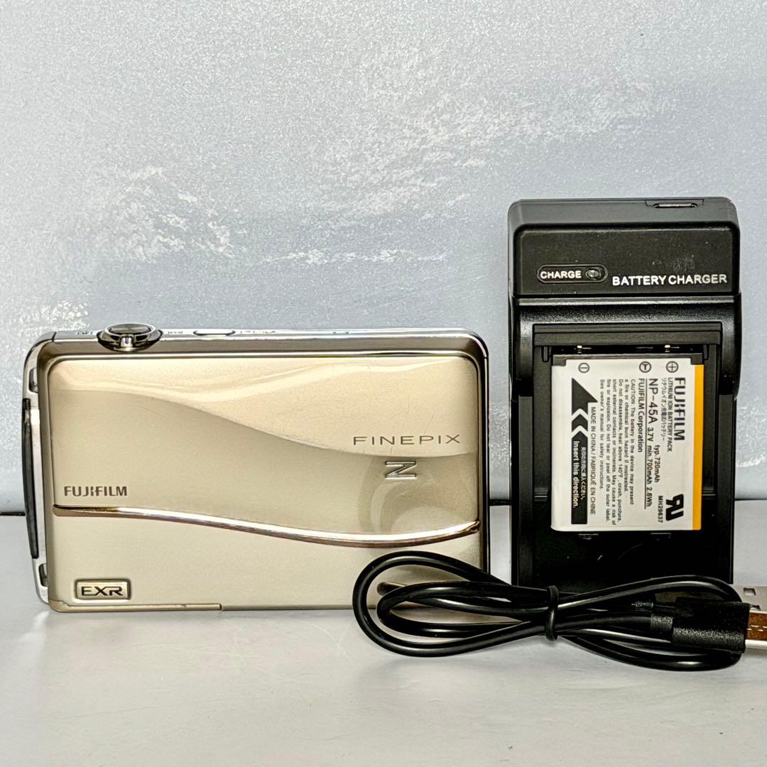 FUJIFILM「FinePix」Z800EXR