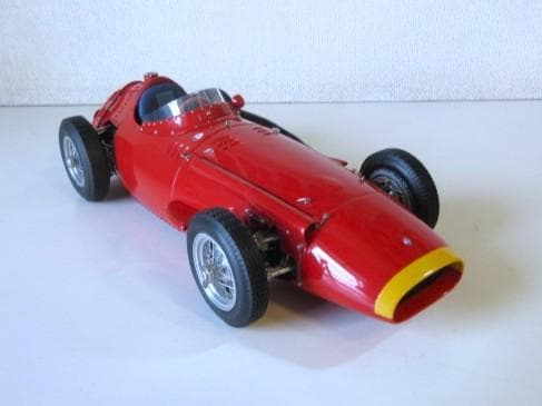 特価 CMC (1/18) マセラティ250F