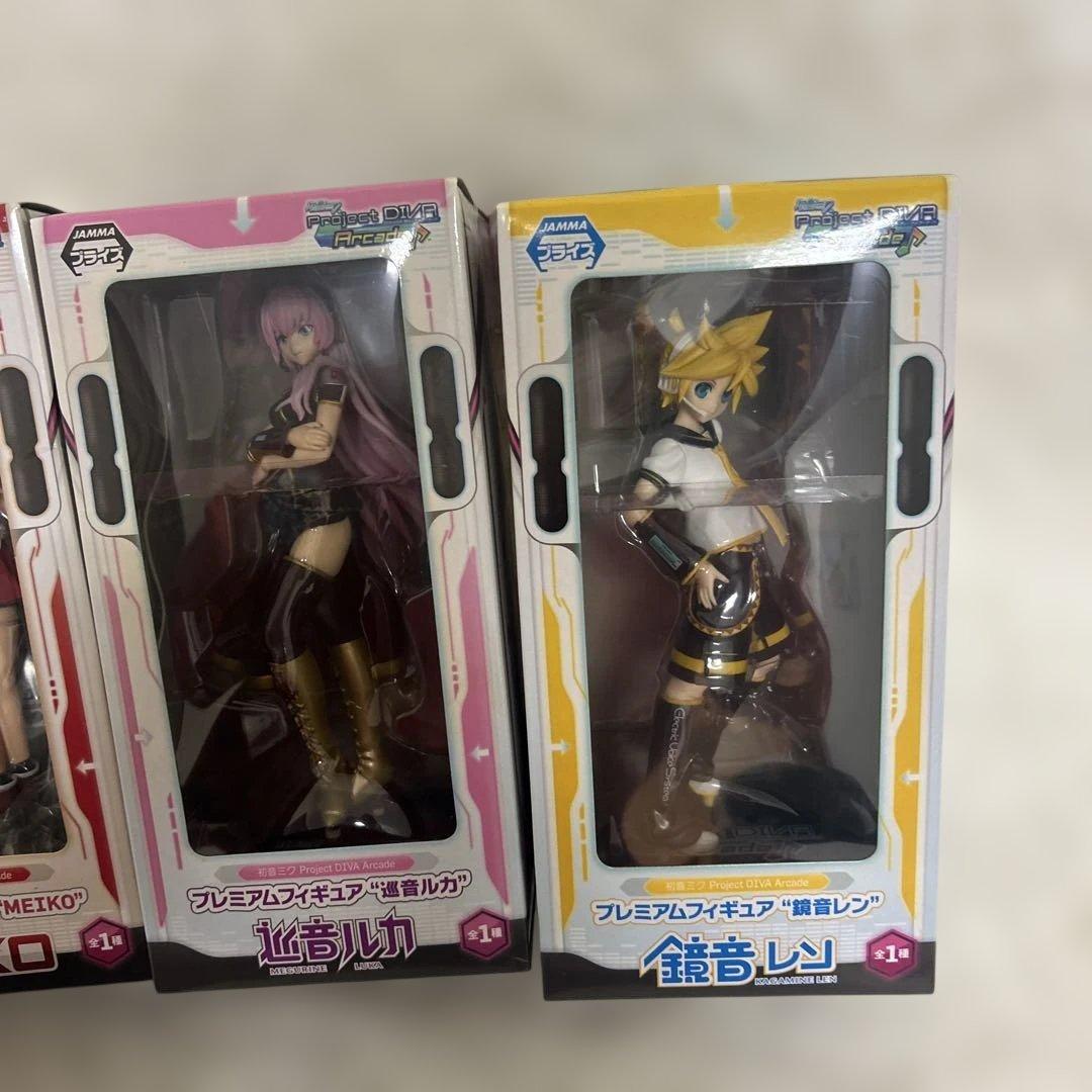 【4体セット】プレミアムフィギュア　鏡音リン　巡音ルカ　MEIKO KAITO