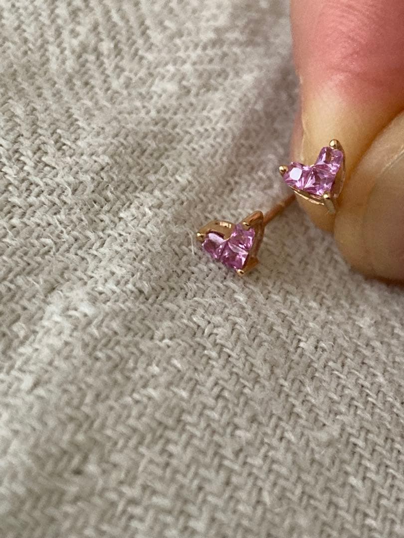 ピンクサファイヤ　ハート型スタッドピアス