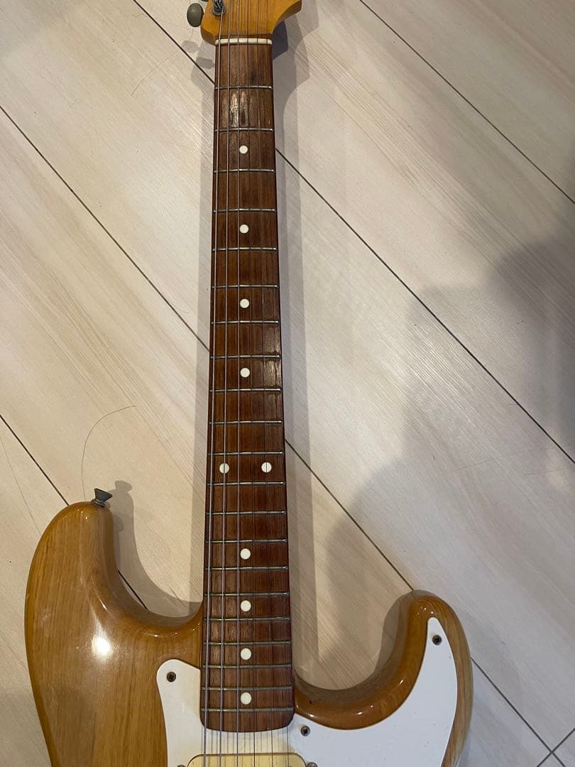 Fernandes ストラトキャスタータイプ エレキギター