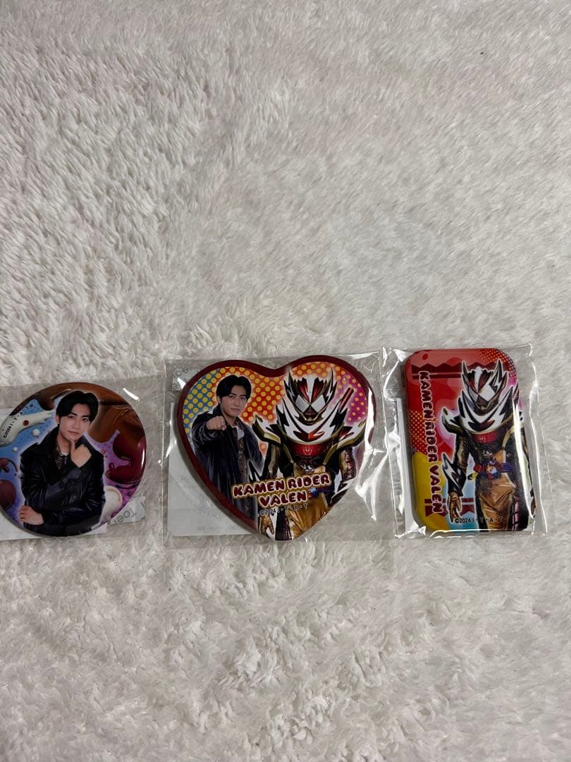 仮面ライダーガヴ tos ヴァレン 辛木田絆斗缶バッジセット