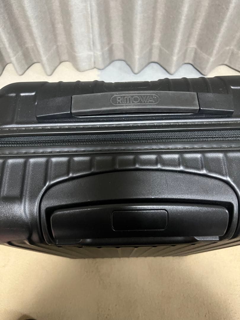 最終値下げ【美品】リモワ　サルサ　35L 4輪　マットブラック　機内持込　TSA