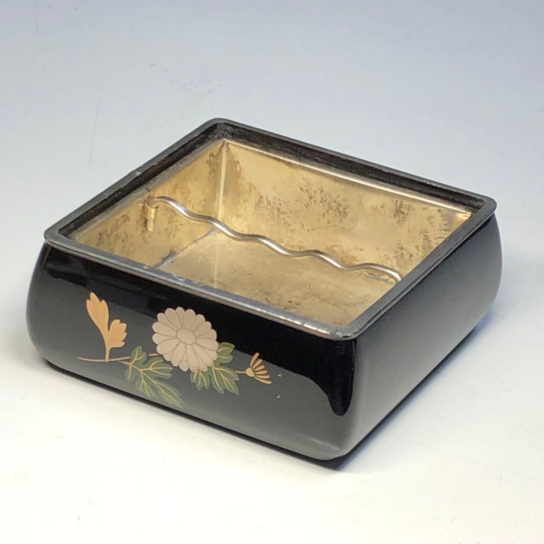 灰皿　木製漆器　金蒔絵