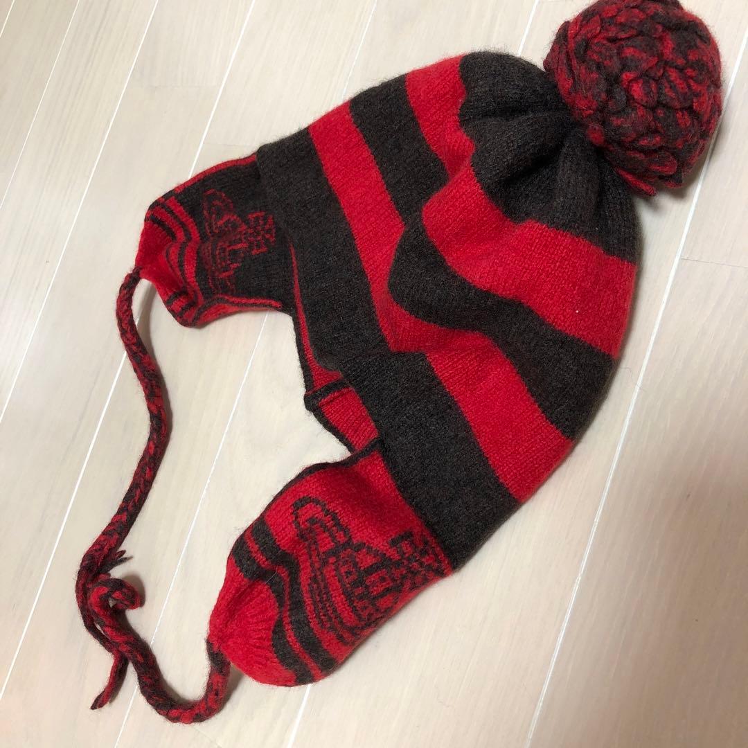 vivienne ポンポン　紐　ニット帽