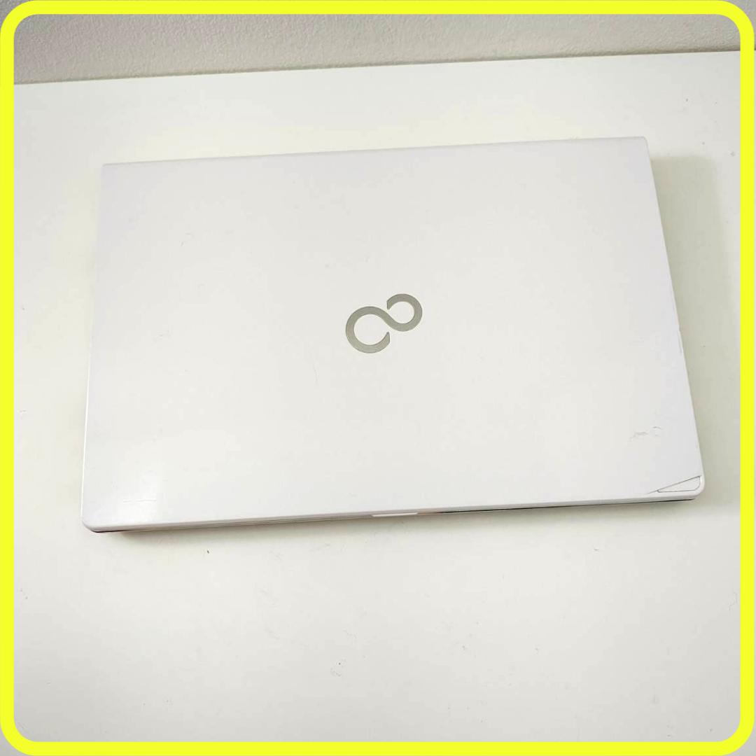 白　新品SSD256GB　薄型軽量⭐️windows11　ノートパソコン　787