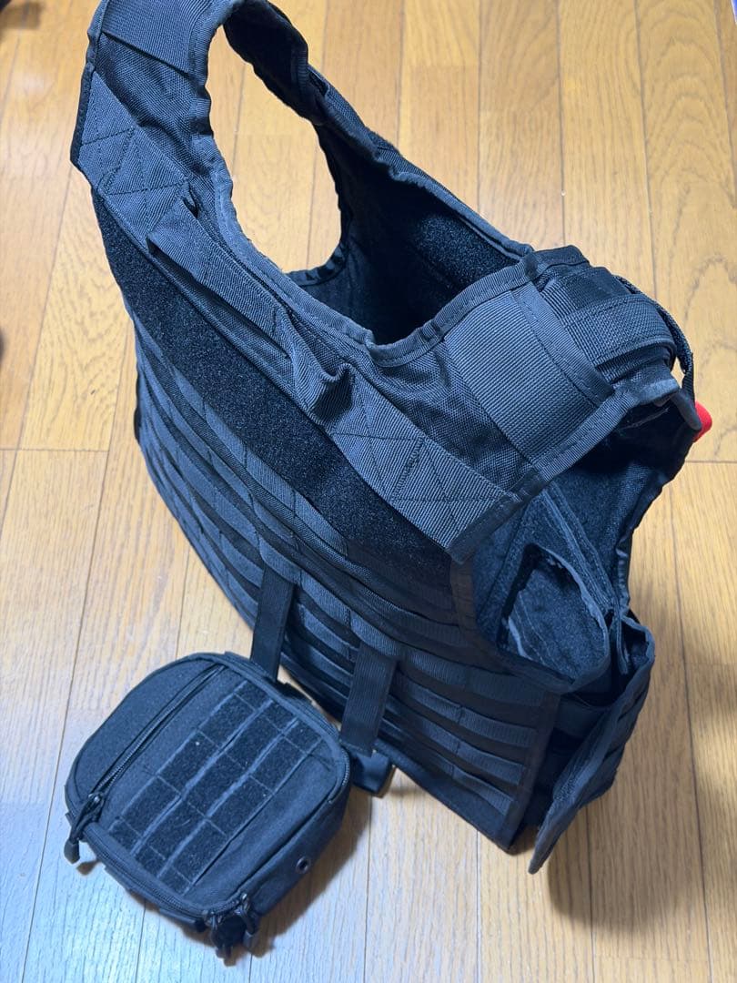 実物防弾ベストキャリアとユーティリティーポーチ日本人サイズＬーＸＸＬ展示品未使用