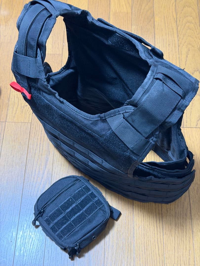 実物防弾ベストキャリアとユーティリティーポーチ日本人サイズＬーＸＸＬ展示品未使用