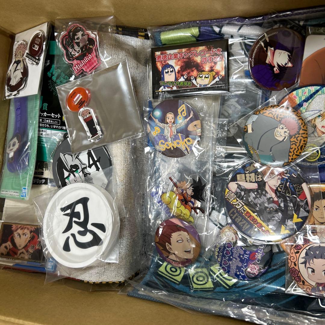 キャラクターグッズまとめ売り　漫画　アニメ　グッズ　セット　おまとめ　290個