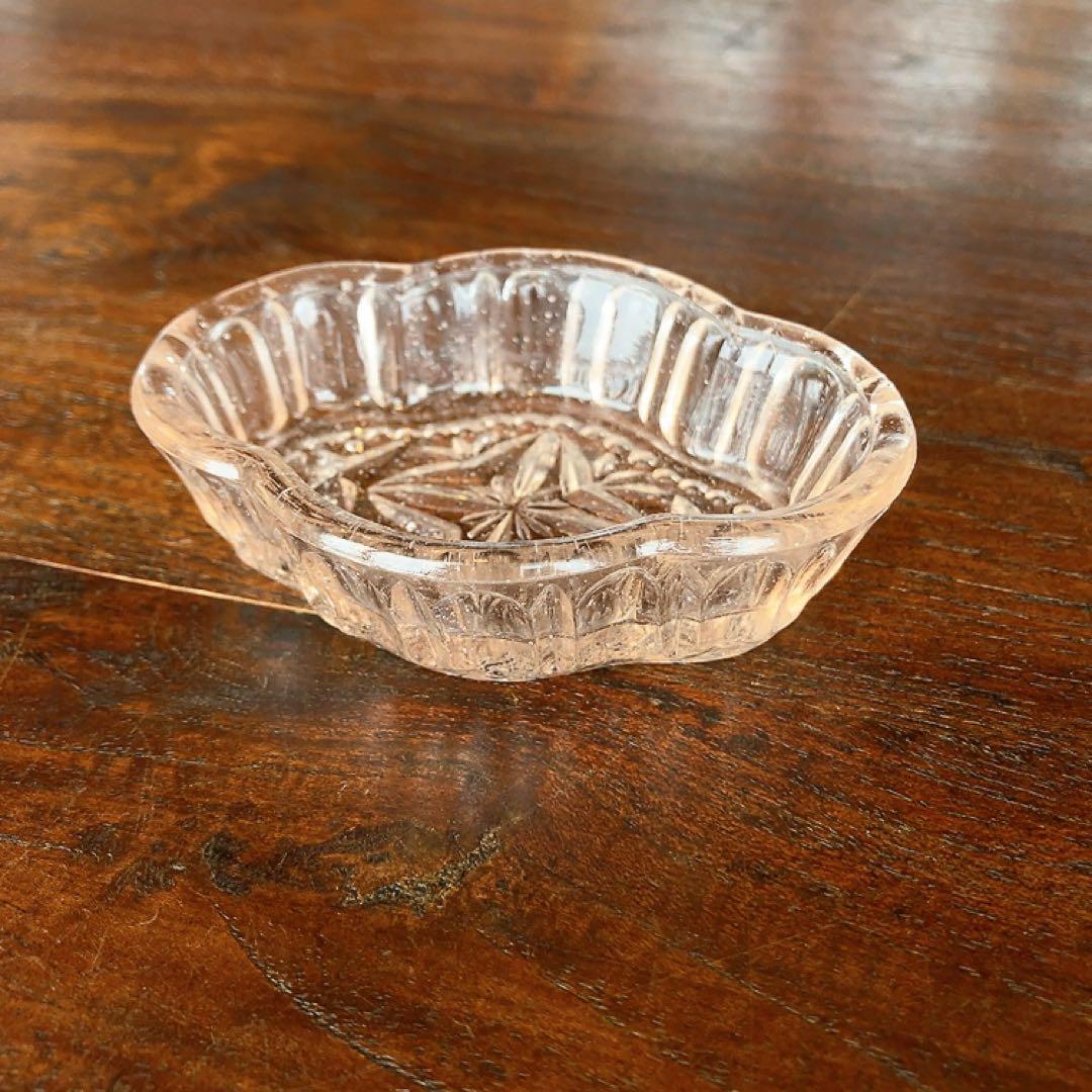 アンティーク ピンクガラスのプレート キャンドルスティック 小物入れ 4点揃え