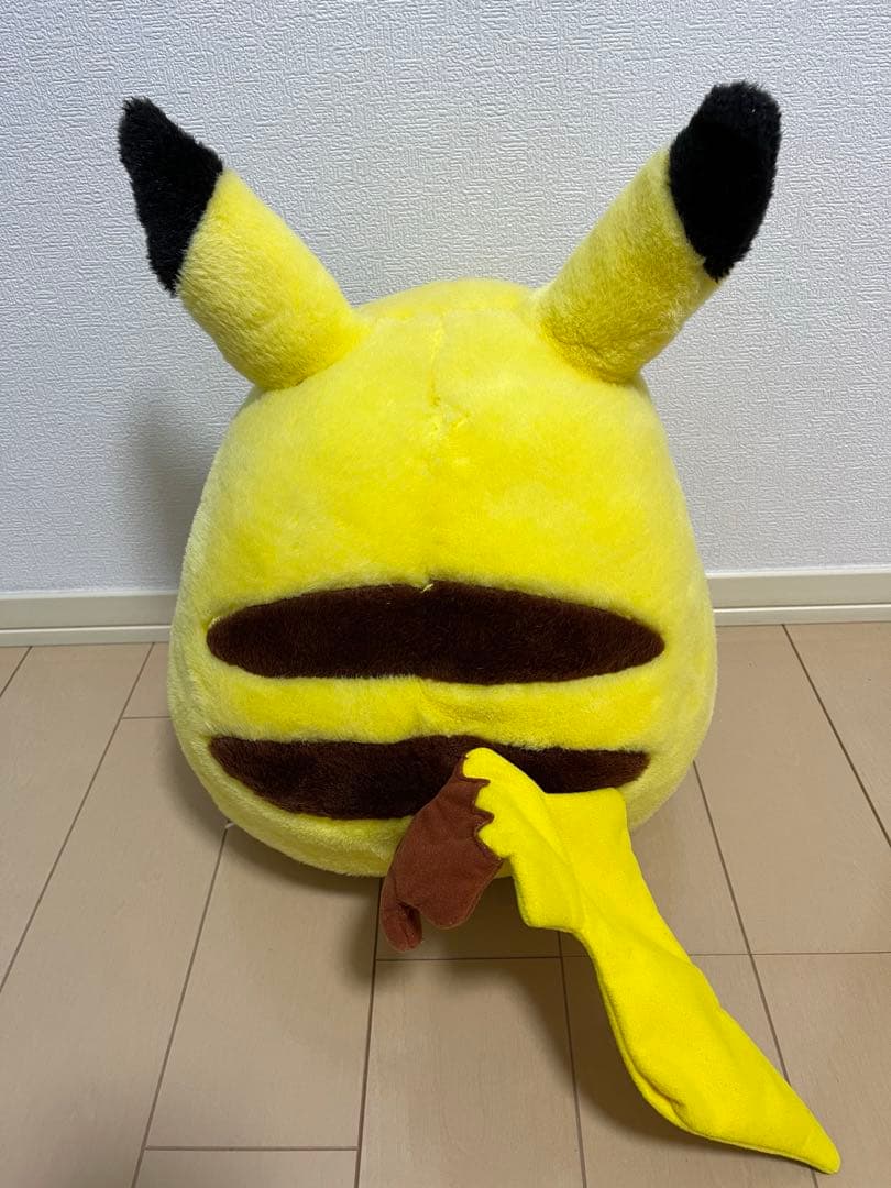 ピカチュウ　等身大　ぬいぐるみ　TOMY