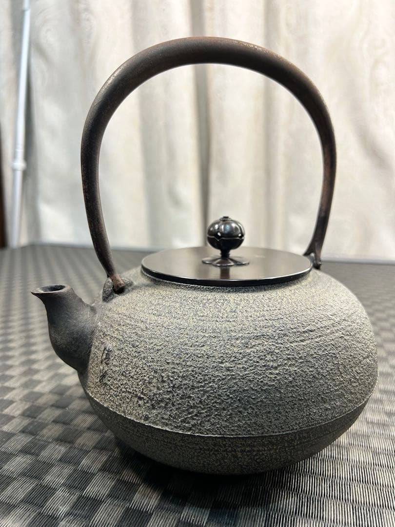 山形鋳物　九代目佐藤清光作　鉄瓶