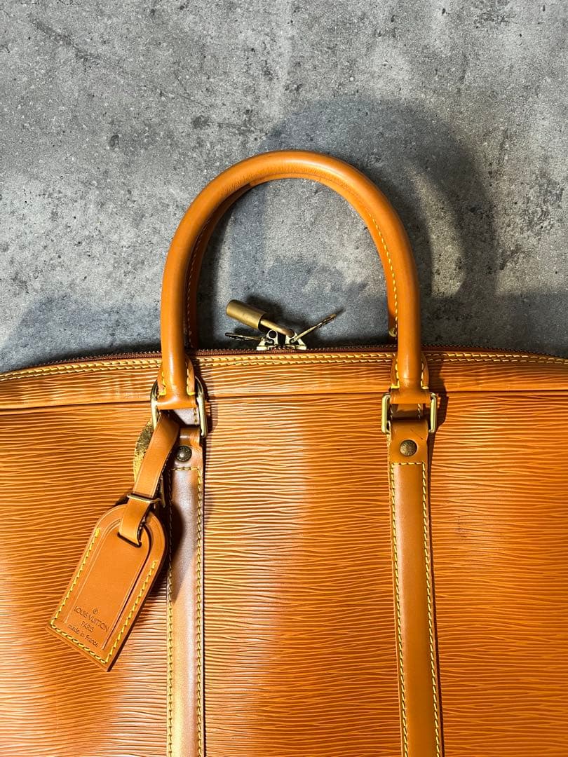 ルイヴィトン　エピ　ポルト ドキュマン・ヴォワヤージュ　ジパングゴールド