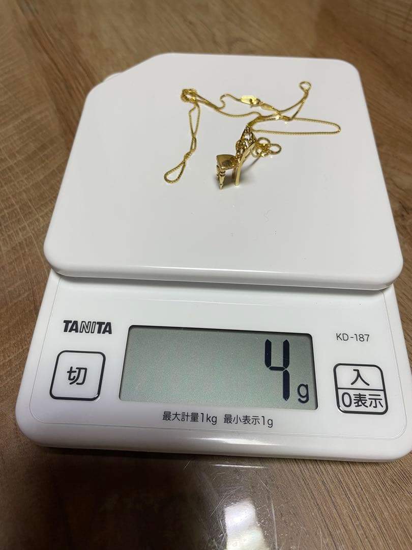 18金(刻印あり)ペンダントトップとベネチアンチェーン 彫刻チェア