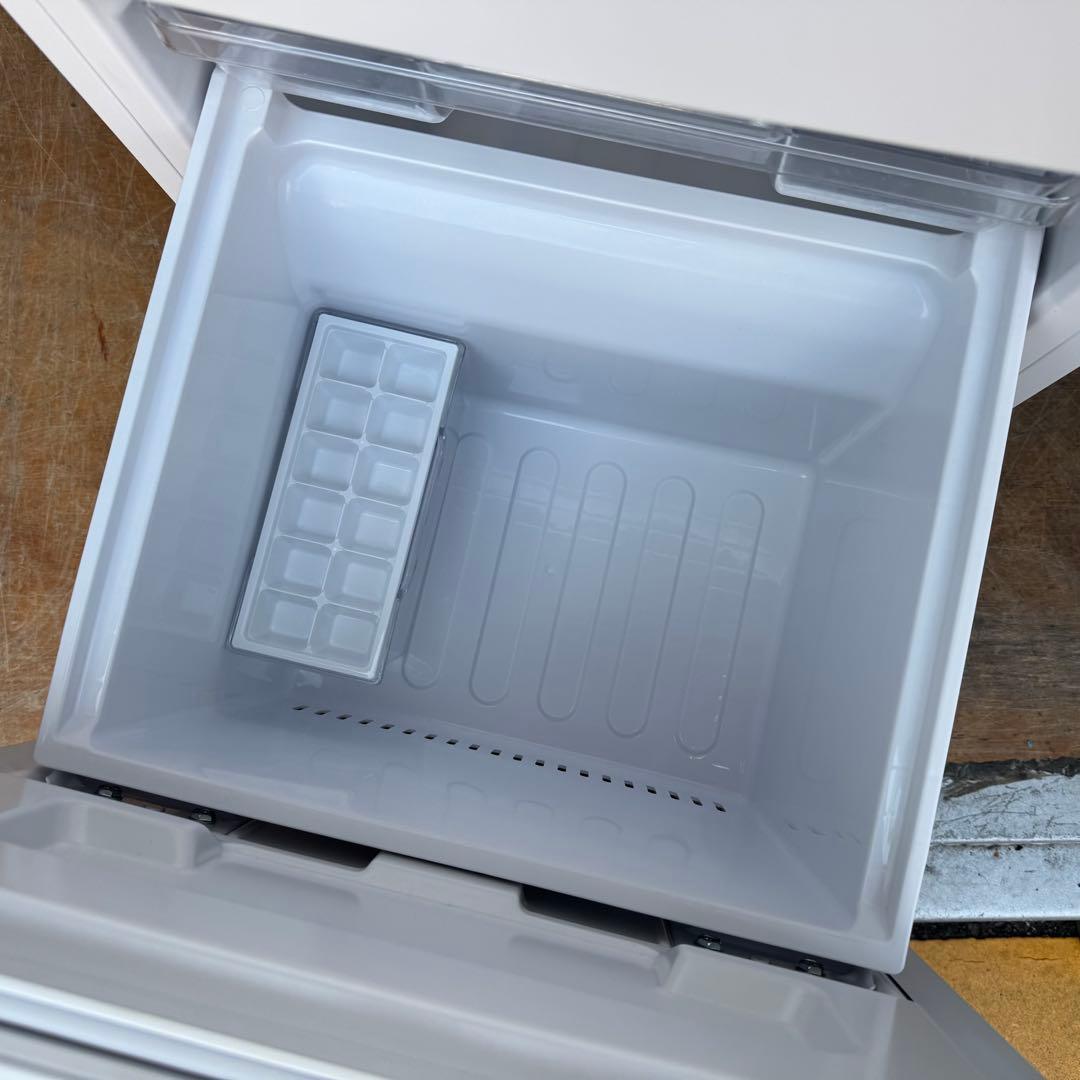 C7332★2023年製美品★シャープ冷蔵庫マットホワイト右.左開き　一人暮らし