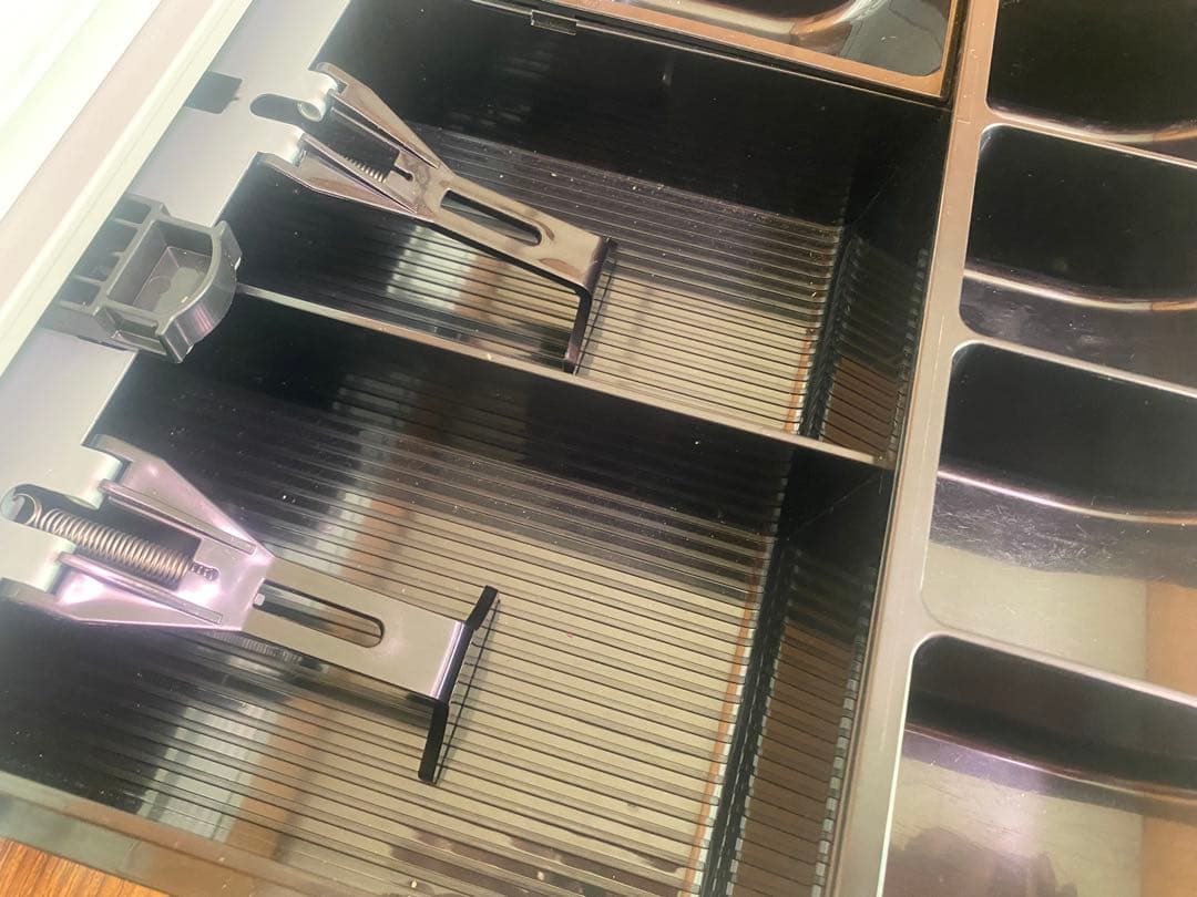 【ほぼ新品・２回使用】SHARP/シャープ　電子レジスター　XE-A207W-W