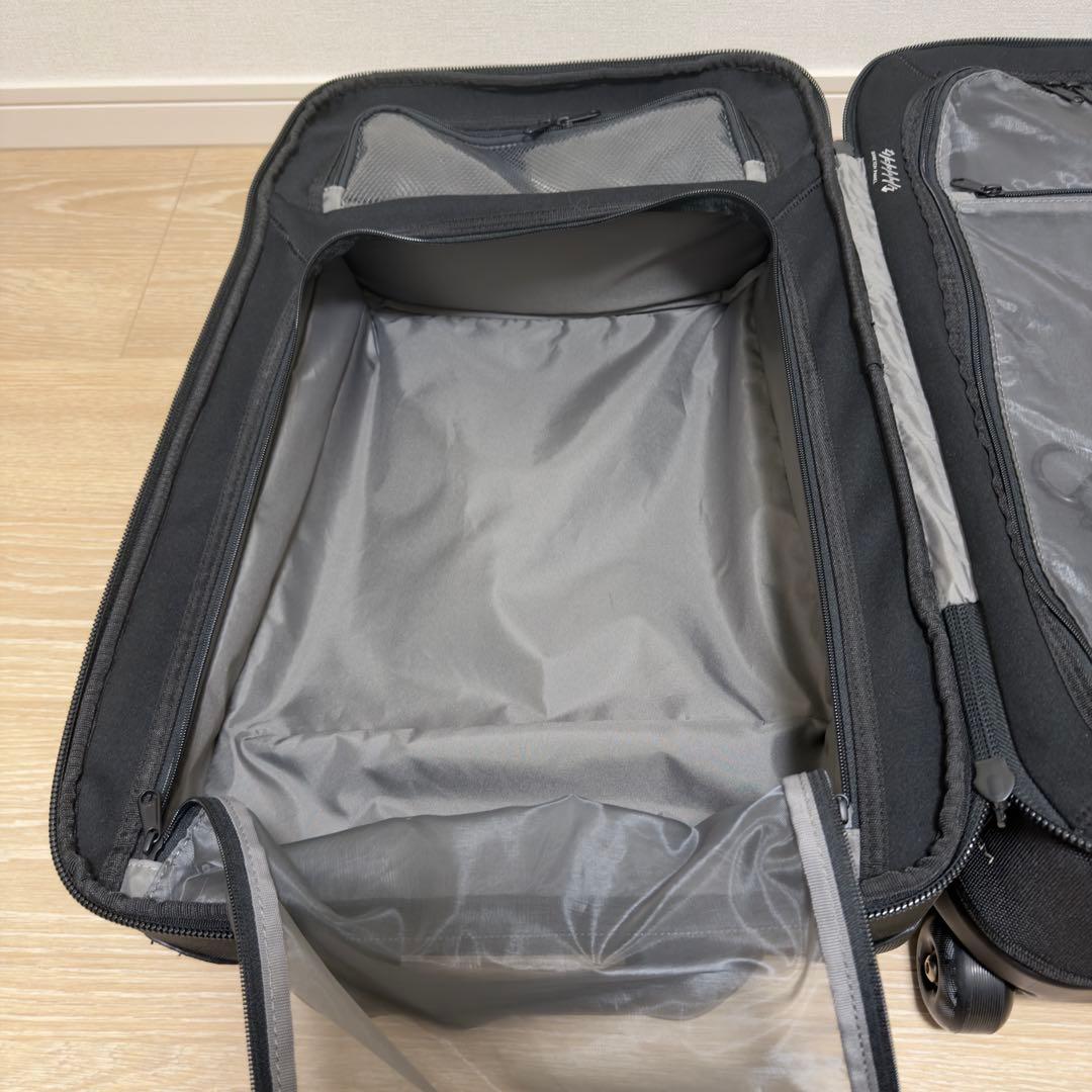 Burton Wheelie Cargo 65L ブラック