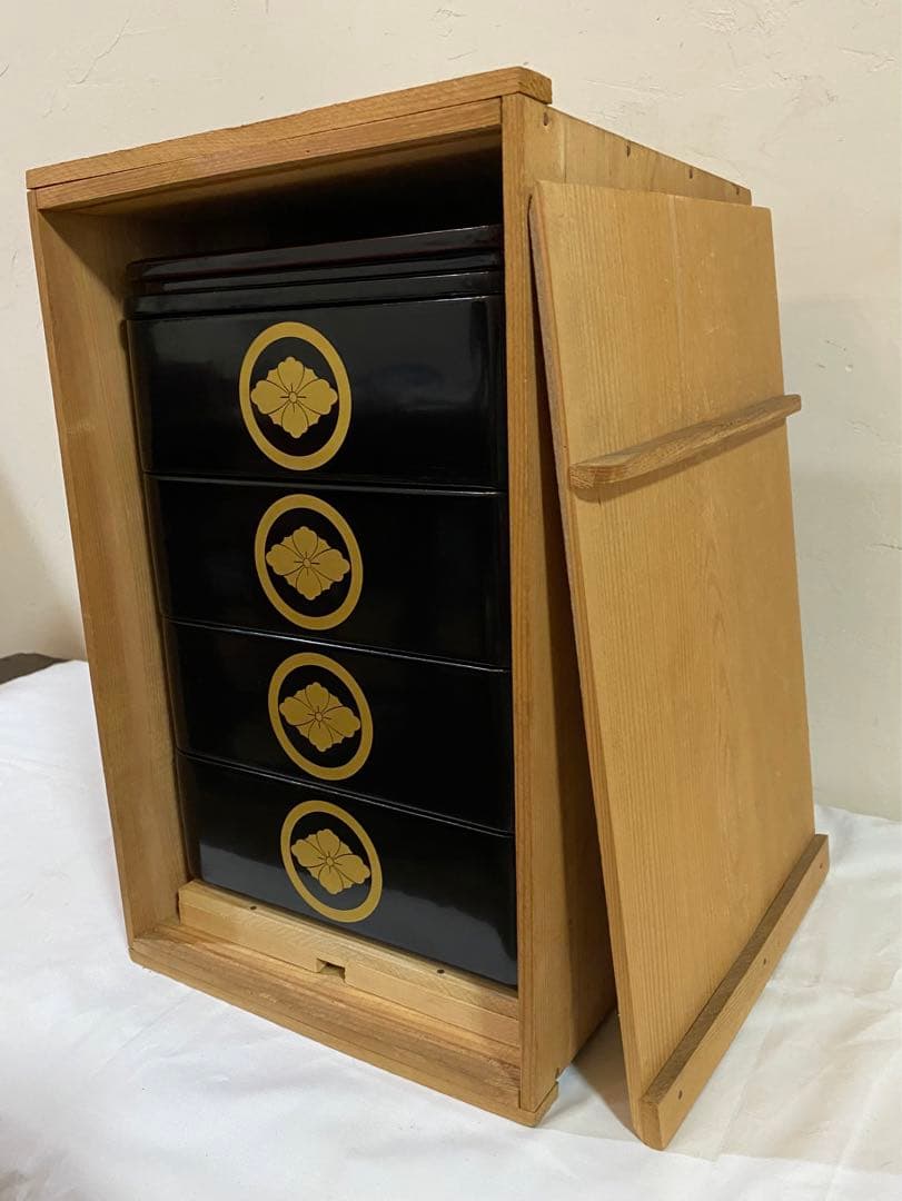 木製、本漆のお重箱　輪島塗