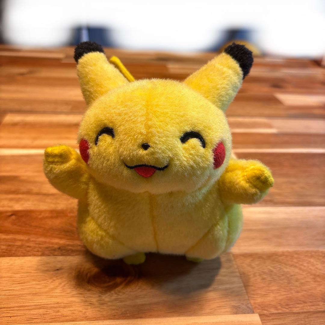 初期 ピカチュウ ぬいぐるみ　にっこり　TOMY トミー