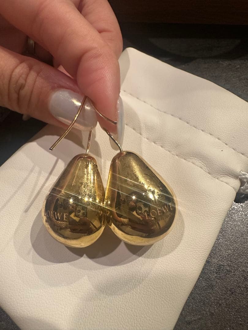 LOEWE ゴールドドロップ型ピアス