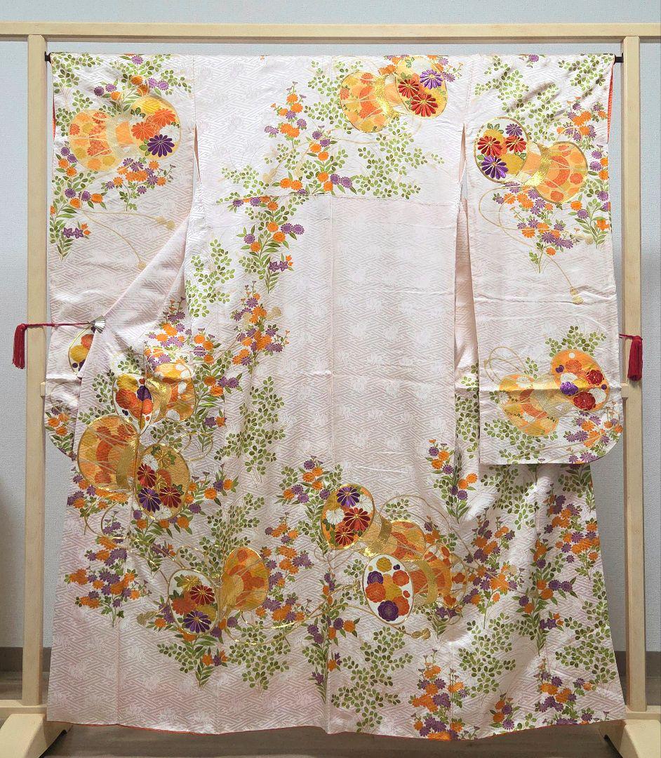 B◆着物くつろぎ 鼓に菊模様 金彩 金駒刺繍 白 袷 正絹 成人式 振袖 着物