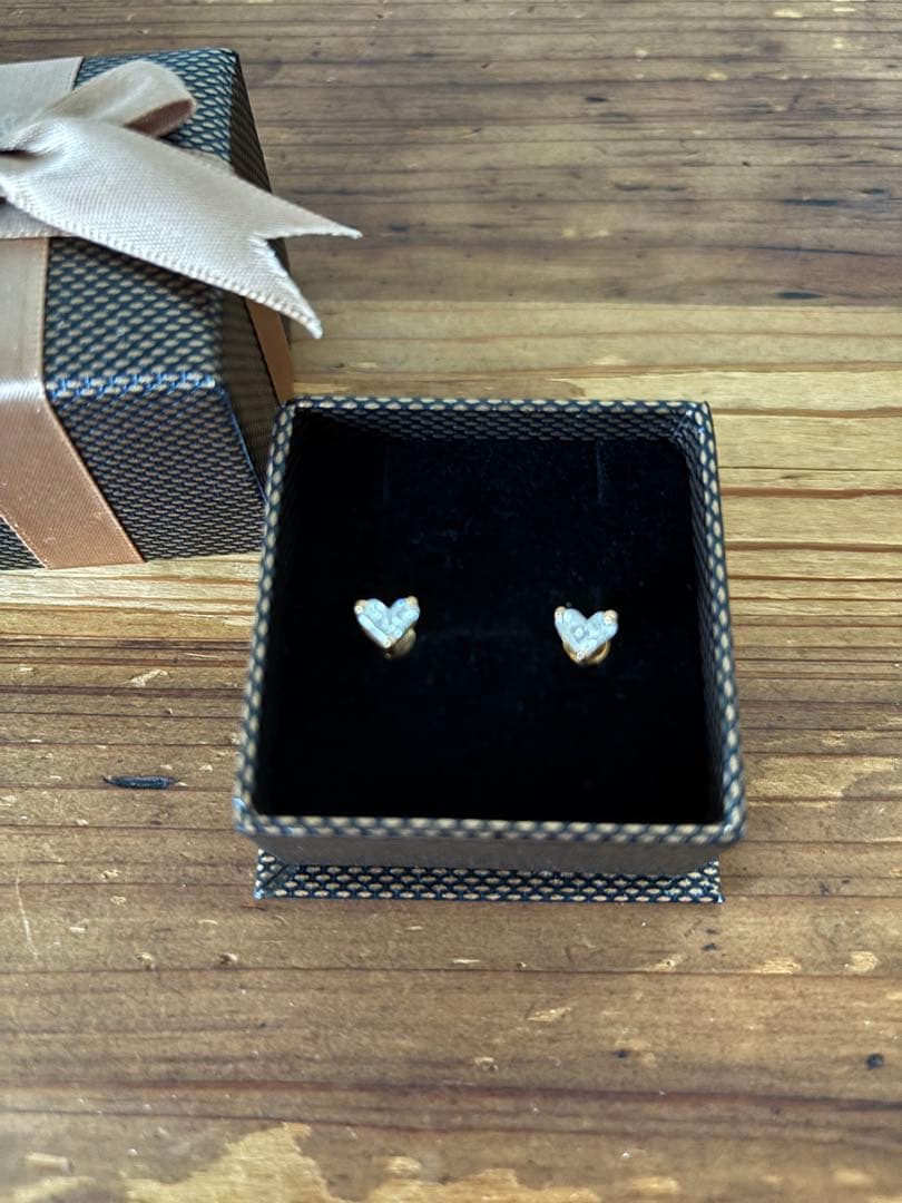 k18ダイヤモンドハートピアス