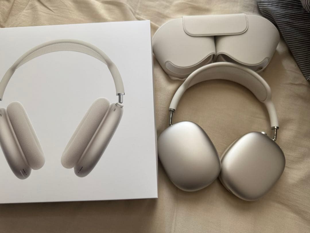 AirPods Max スターライト本体