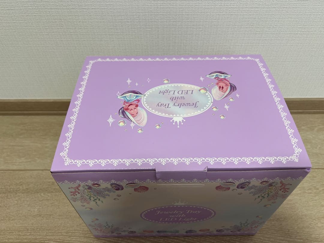 ディズニーストア　ヤングオイスター　 LEDライト　アクセサリートレイ