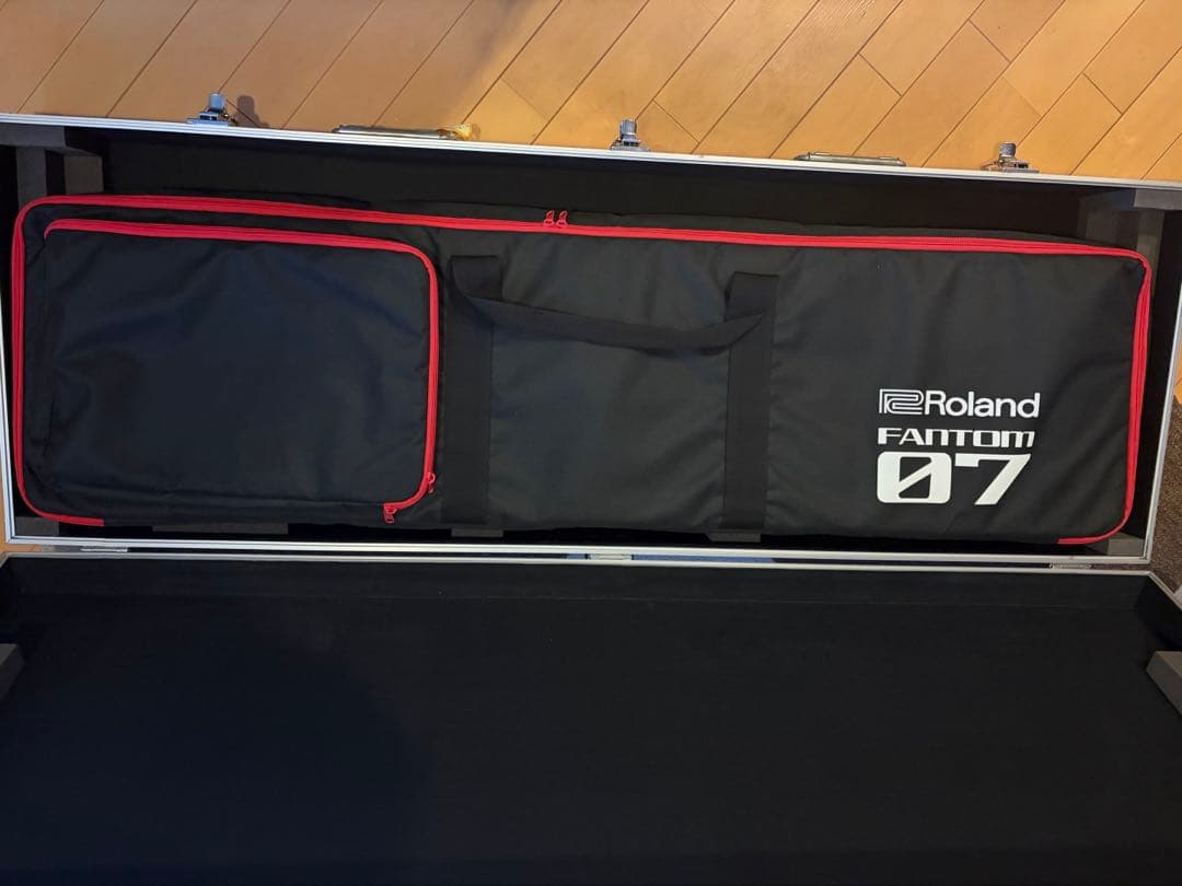 Roland Fantom 07 シンセサイザー