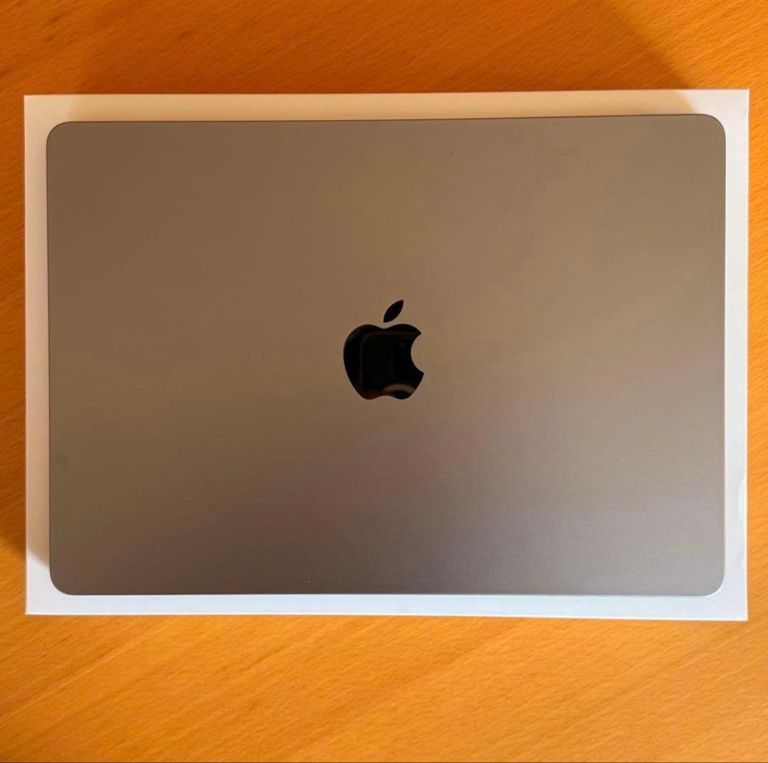 【極美品】MacBookAirM2 13.6型